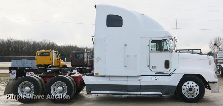 image for item DB10069 1993 Freightliner FLD120 semi truck