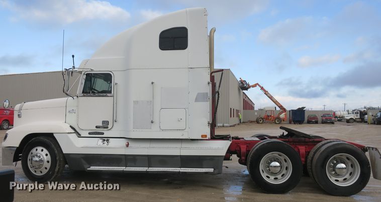image for item DB10069 1993 Freightliner FLD120 semi truck