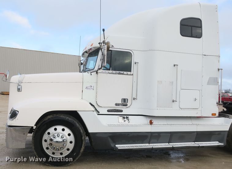 image for item DB10069 1993 Freightliner FLD120 semi truck