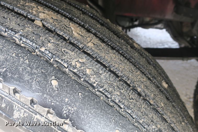 image for item DB10069 1993 Freightliner FLD120 semi truck