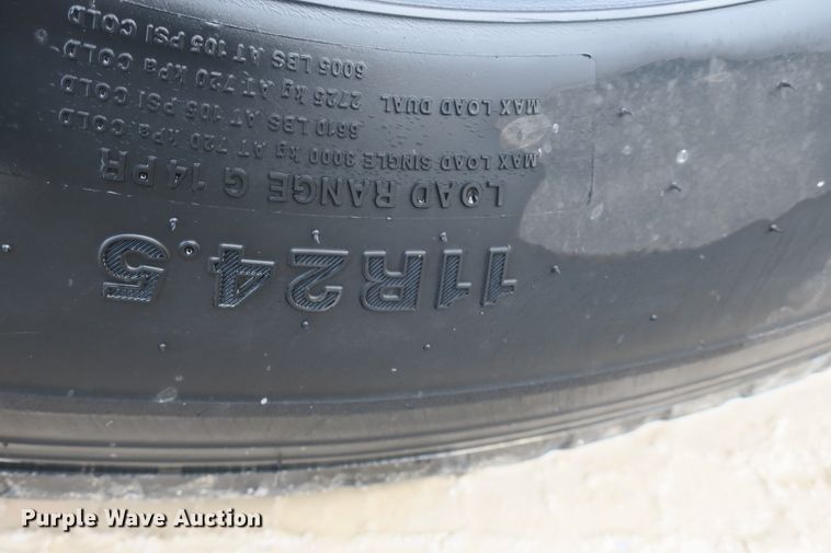 image for item DB10069 1993 Freightliner FLD120 semi truck