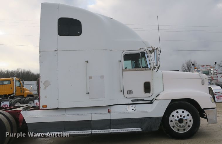 image for item DB10069 1993 Freightliner FLD120 semi truck