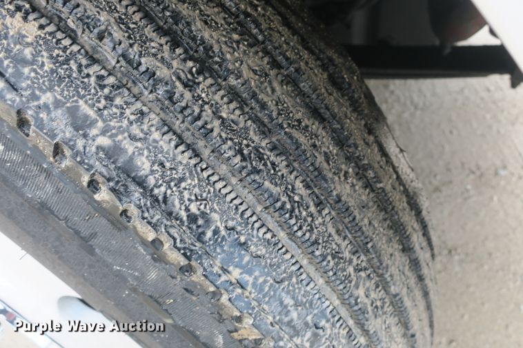 image for item DB10069 1993 Freightliner FLD120 semi truck