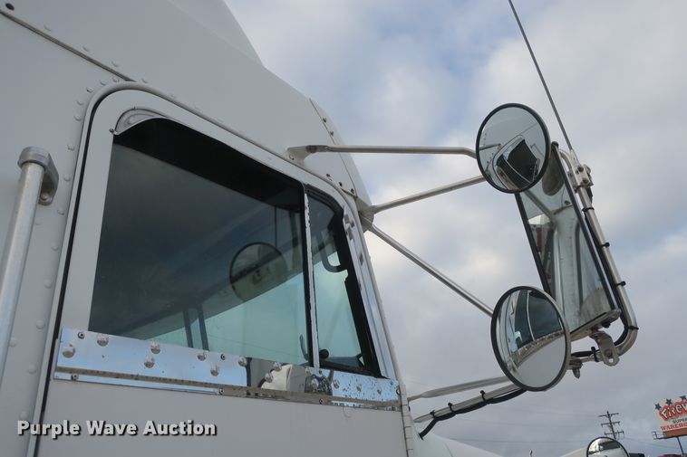 image for item DB10069 1993 Freightliner FLD120 semi truck