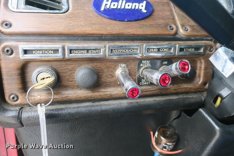 image for item DB10069 1993 Freightliner FLD120 semi truck