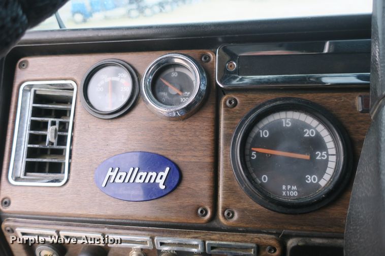 image for item DB10069 1993 Freightliner FLD120 semi truck