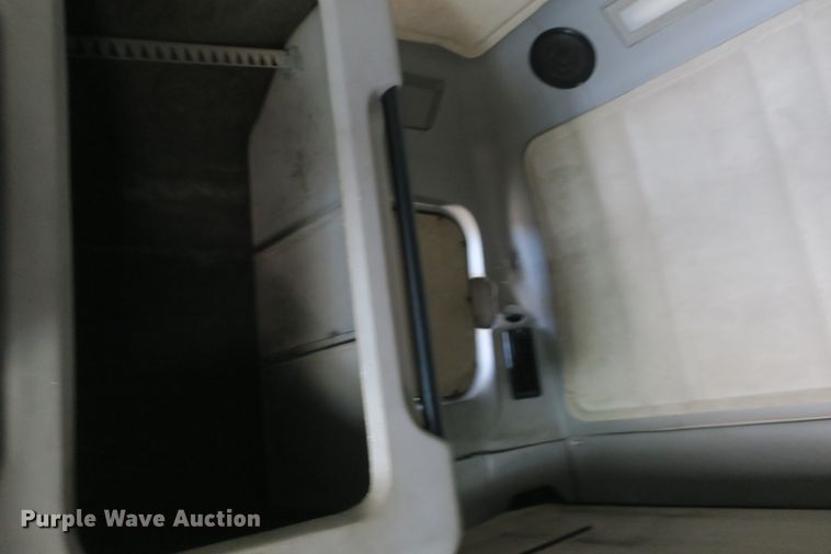 image for item DB10069 1993 Freightliner FLD120 semi truck