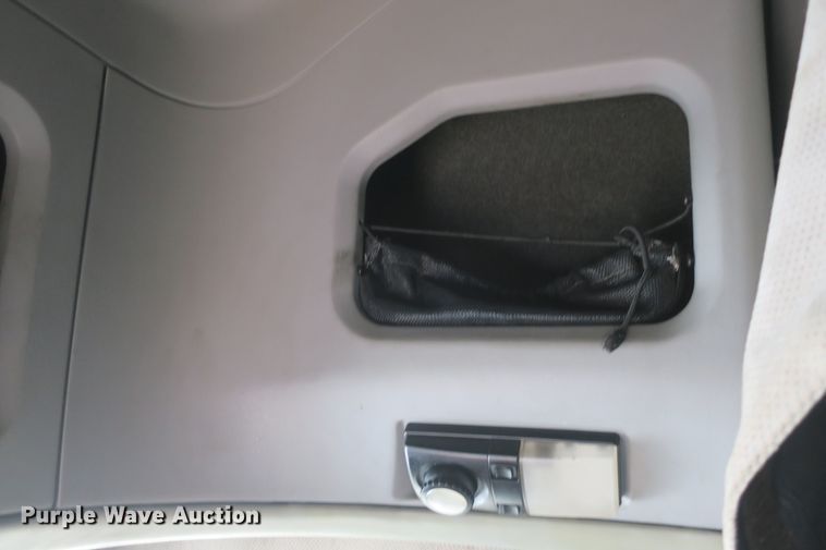 image for item DB10069 1993 Freightliner FLD120 semi truck