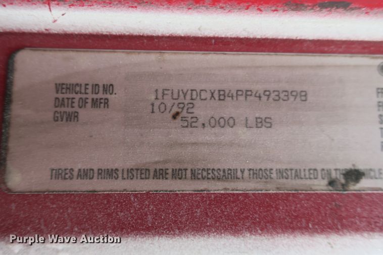 image for item DB10069 1993 Freightliner FLD120 semi truck