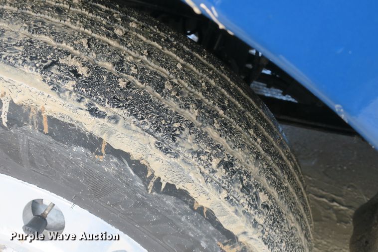 image for item DB10070 2014 Kenworth T680 semi truck