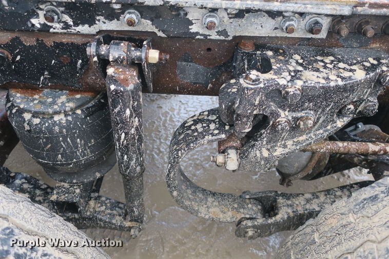 image for item DB10070 2014 Kenworth T680 semi truck