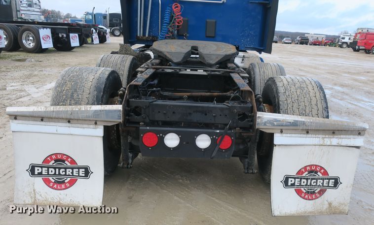 image for item DB10070 2014 Kenworth T680 semi truck