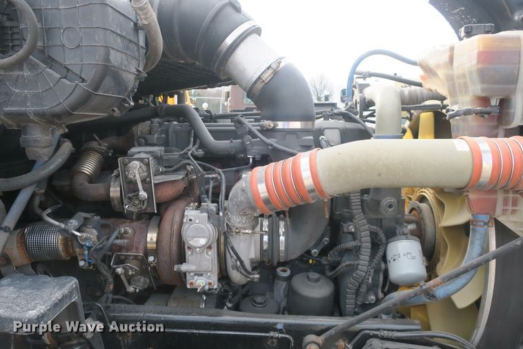 image for item DB10070 2014 Kenworth T680 semi truck