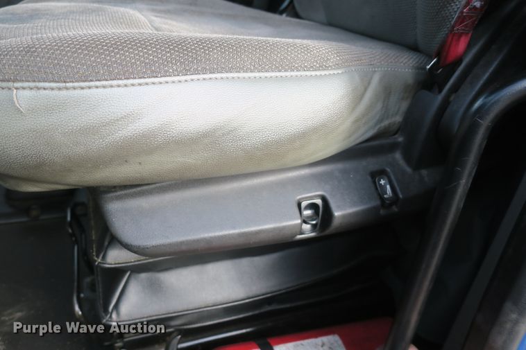 image for item DB10070 2014 Kenworth T680 semi truck