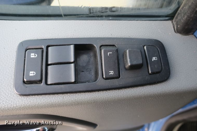 image for item DB10070 2014 Kenworth T680 semi truck