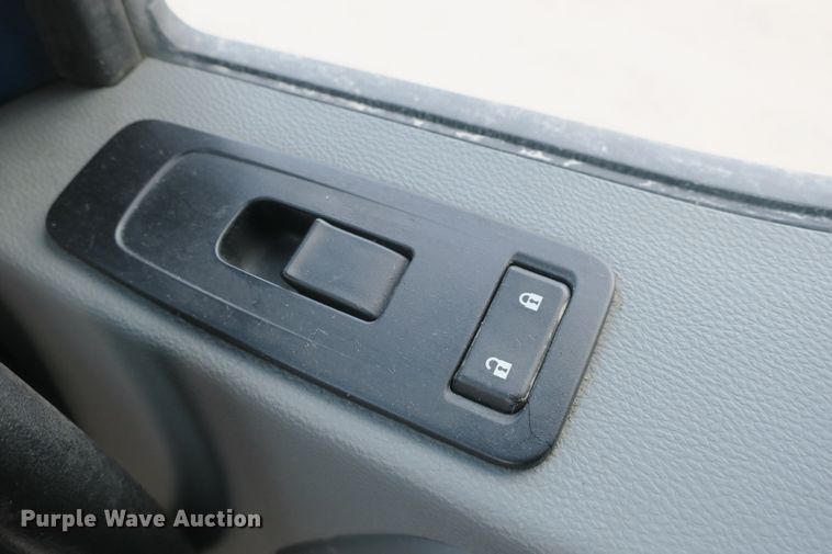 image for item DB10070 2014 Kenworth T680 semi truck