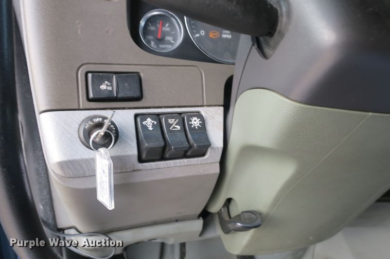 image for item DB10070 2014 Kenworth T680 semi truck