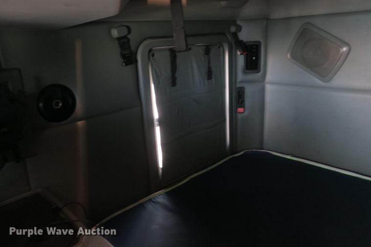 image for item DB10070 2014 Kenworth T680 semi truck