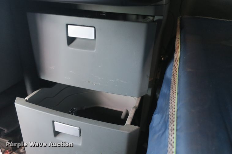 image for item DB10070 2014 Kenworth T680 semi truck