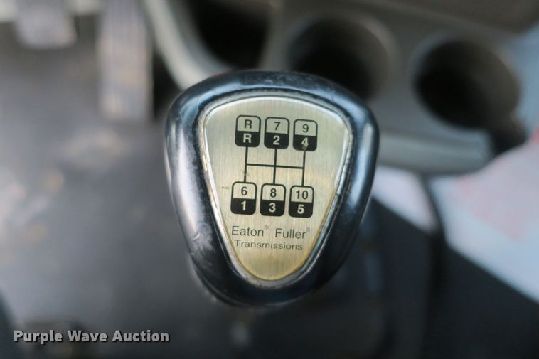 image for item DB10070 2014 Kenworth T680 semi truck