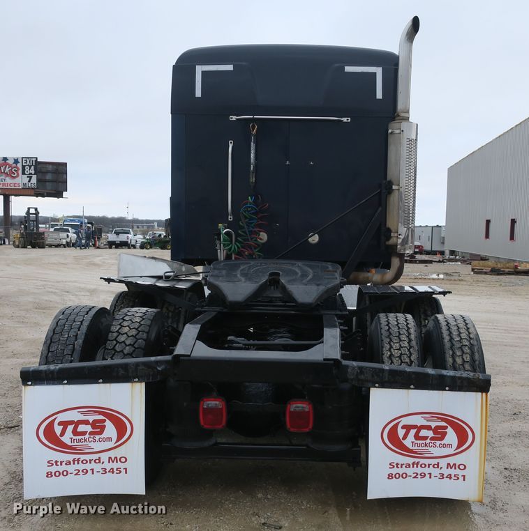 image for item DB10071 2007 Mack Vision CXN semi truck