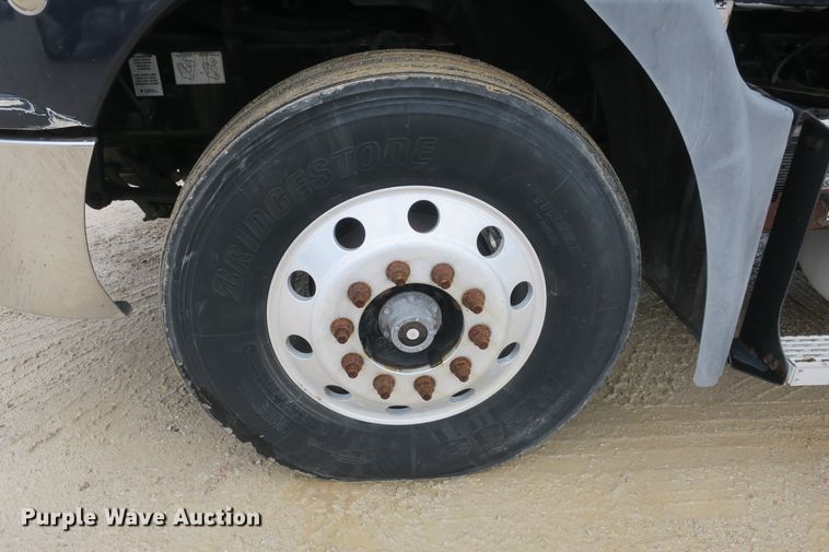 image for item DB10071 2007 Mack Vision CXN semi truck