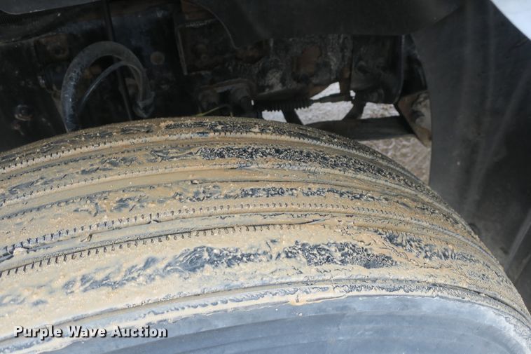 image for item DB10071 2007 Mack Vision CXN semi truck