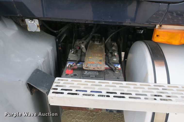 image for item DB10071 2007 Mack Vision CXN semi truck