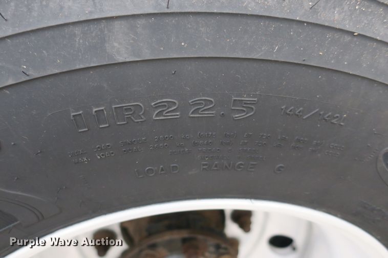 image for item DB10071 2007 Mack Vision CXN semi truck