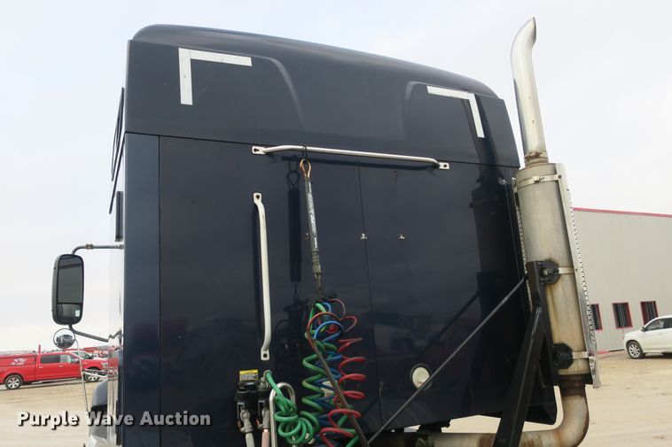 image for item DB10071 2007 Mack Vision CXN semi truck