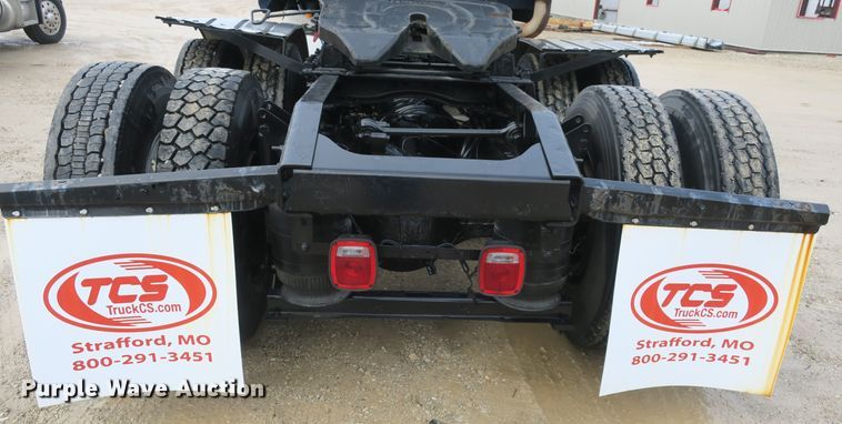 image for item DB10071 2007 Mack Vision CXN semi truck