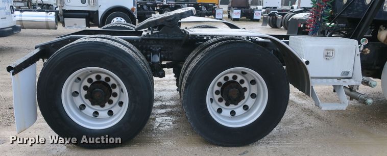 image for item DB10071 2007 Mack Vision CXN semi truck