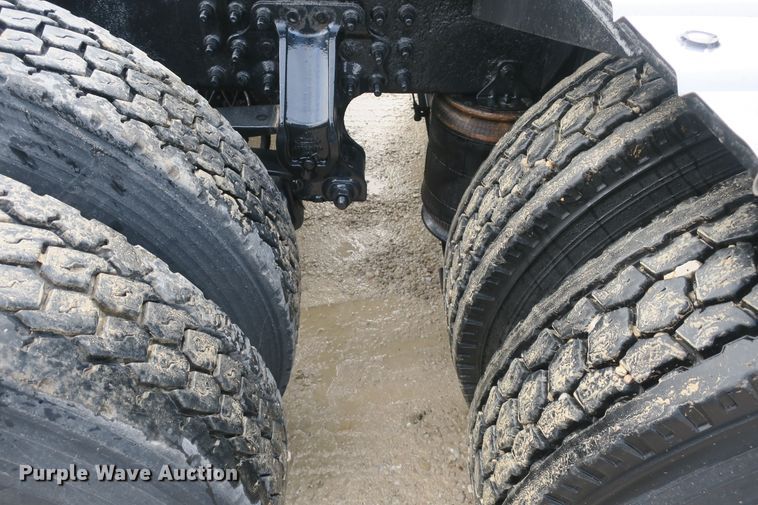 image for item DB10071 2007 Mack Vision CXN semi truck