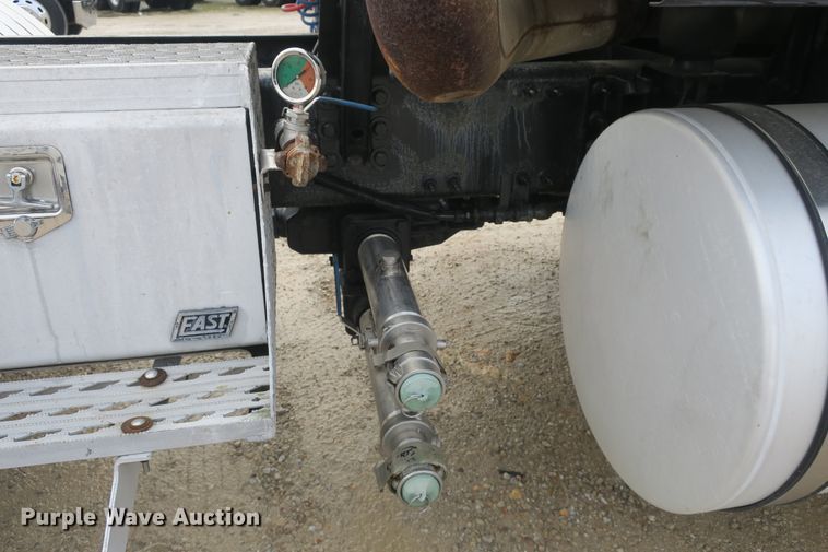 image for item DB10071 2007 Mack Vision CXN semi truck