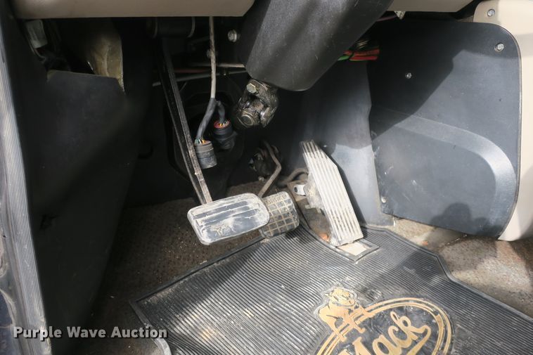 image for item DB10071 2007 Mack Vision CXN semi truck