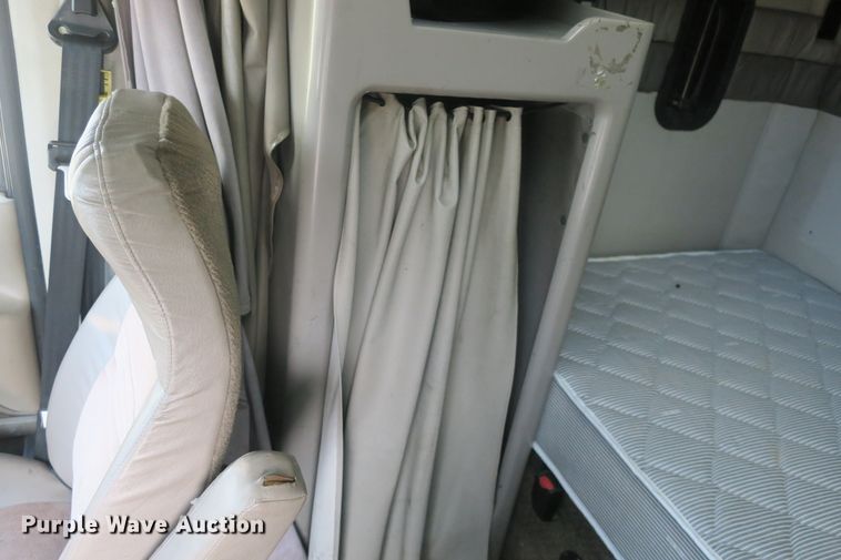 image for item DB10071 2007 Mack Vision CXN semi truck