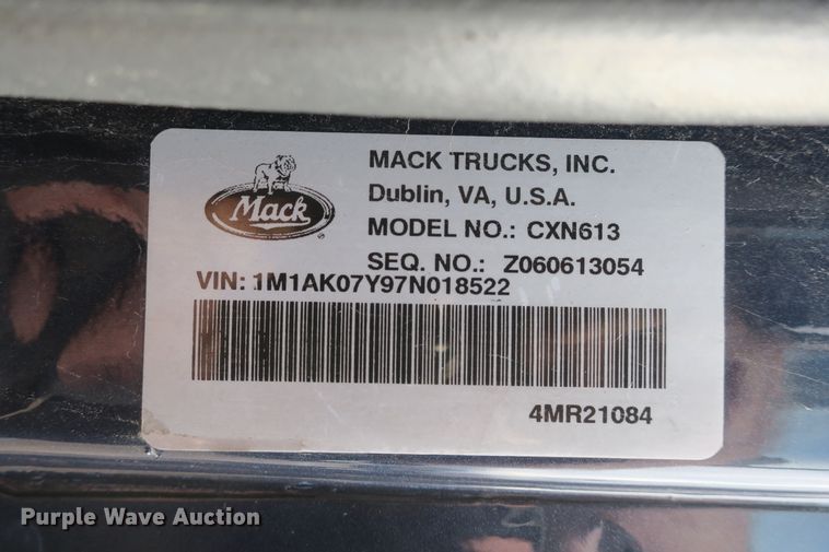 image for item DB10071 2007 Mack Vision CXN semi truck