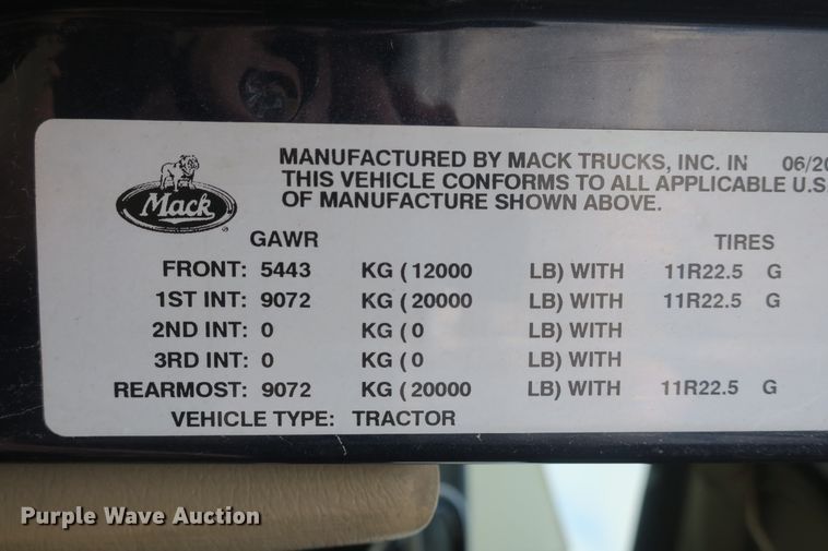 image for item DB10071 2007 Mack Vision CXN semi truck