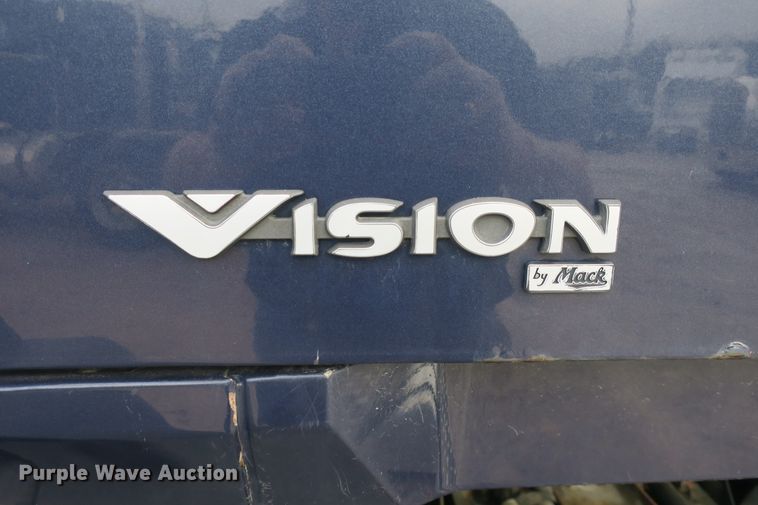 image for item DB10071 2007 Mack Vision CXN semi truck