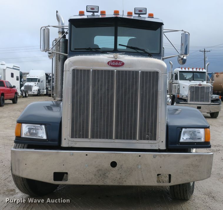 image for item DB10073 1988 Peterbilt 375 semi truck