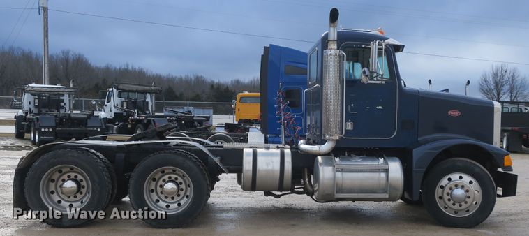 image for item DB10073 1988 Peterbilt 375 semi truck