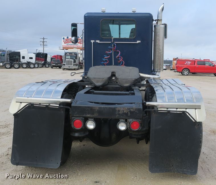 image for item DB10073 1988 Peterbilt 375 semi truck