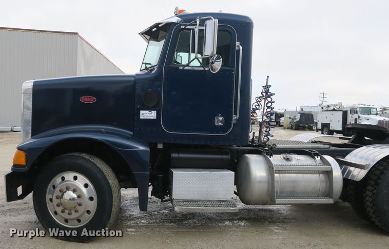 image for item DB10073 1988 Peterbilt 375 semi truck