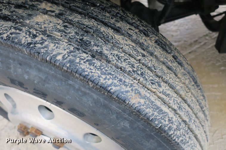 image for item DB10073 1988 Peterbilt 375 semi truck