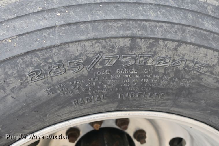 image for item DB10073 1988 Peterbilt 375 semi truck