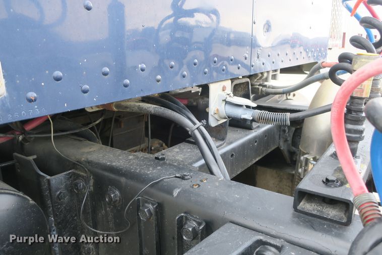 image for item DB10073 1988 Peterbilt 375 semi truck