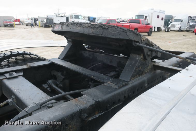 image for item DB10073 1988 Peterbilt 375 semi truck