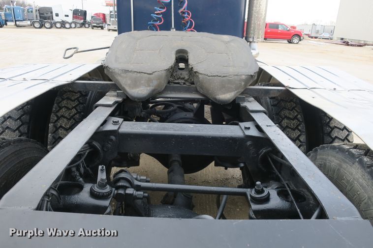 image for item DB10073 1988 Peterbilt 375 semi truck