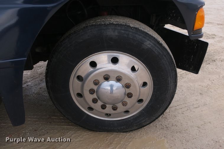 image for item DB10073 1988 Peterbilt 375 semi truck