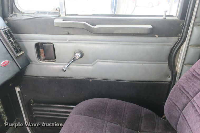 image for item DB10073 1988 Peterbilt 375 semi truck